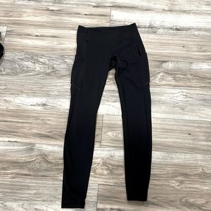 Lululemon black Leggings with pockets!